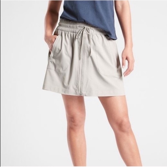 Athleta Expedition Zip Front Skort Skirt Shorts , Size 4 - Picture 1 of 8